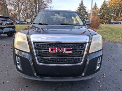 Used 2011 GMC Terrain SLE image 2