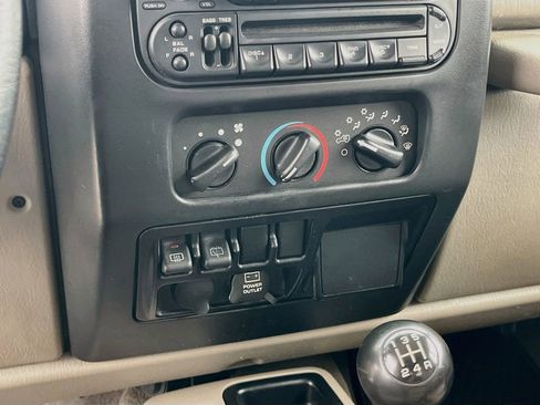 Used 2004 Jeep Wrangler 4WD w/ Dual Top Group image 13