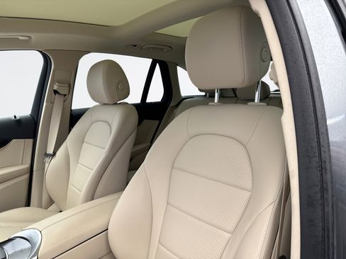 Used 2021 Mercedes-Benz GLC 300 4MATIC image 9