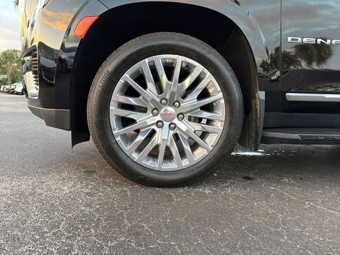 Used 2022 GMC Yukon Denali image 11