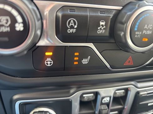 Used 2018 Jeep Wrangler Unlimited Sport S image 14