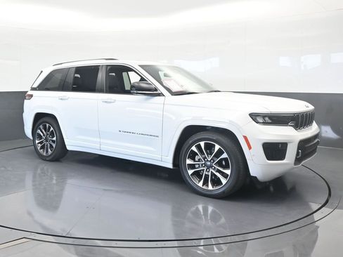 Used 2024 Jeep Grand Cherokee Overland w/ Adv Protech Group III image 8