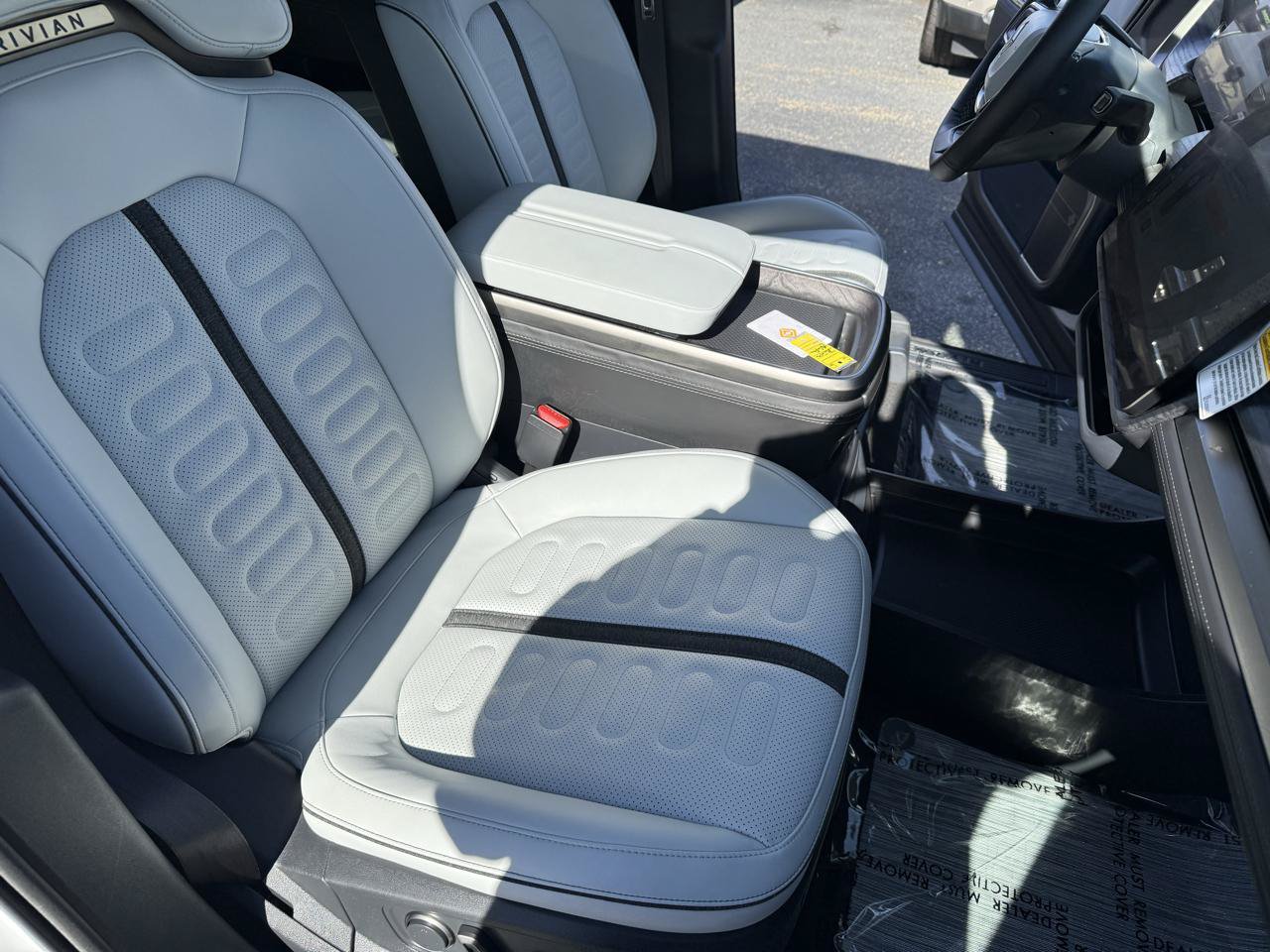 Used 2023 Rivian R1S Adventure Quad AWD/4WD image 21