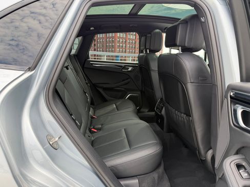 Used 2023 Porsche Macan S AWD/4WD image 19