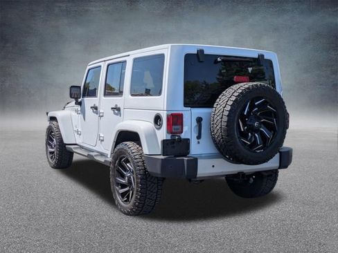 Used 2015 Jeep Wrangler Unlimited Sahara w/ Max Tow Package AWD/4WD image 5