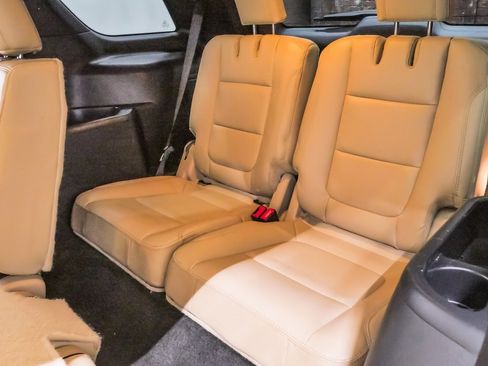 Used 2017 Ford Explorer Limited image 11