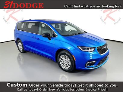 New 2026 Chrysler Pacifica Select