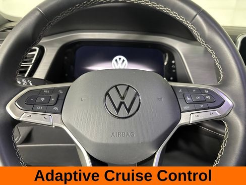 Used 2024 Volkswagen Atlas Cross Sport SE w/ Panoramic Sunroof Package FWD image 16