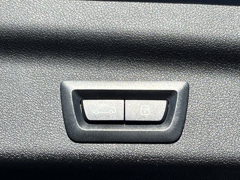 Used 2025 BMW X1 xDrive28i w/ Technology Package image 29