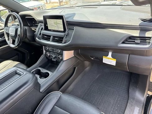 Used 2022 GMC Yukon XL SLT w/ SLT Luxury Package RWD image 16