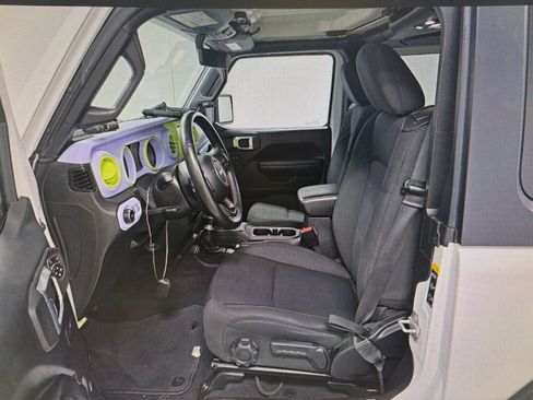 Used 2021 Jeep Wrangler Sport AWD/4WD image 5