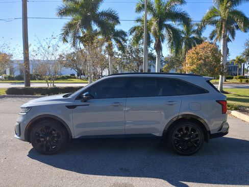 Used 2023 Kia Sorento SX image 7