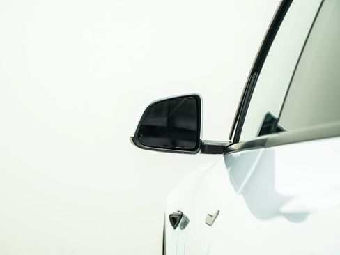 Used 2026 Tesla Model Y 2WD image 14