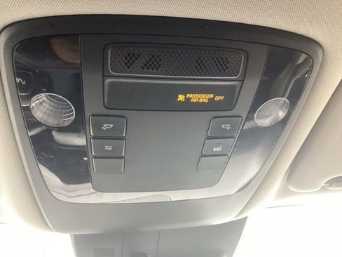 Used 2023 Kia Carnival LX FWD image 32