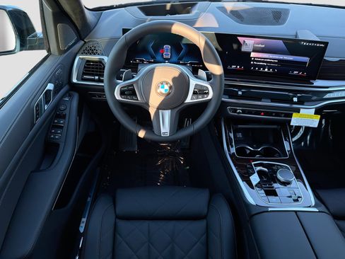 New 2026 BMW X7 xDrive40i w/ M Sport Package image 17