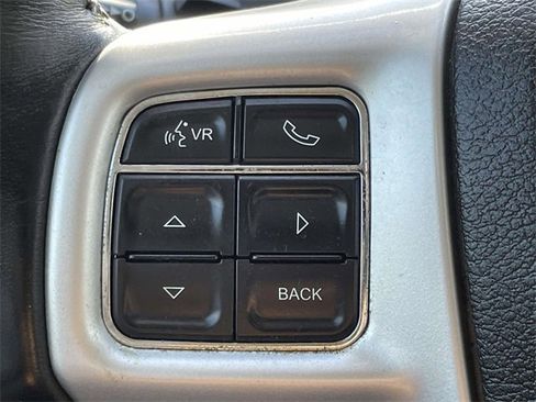 Used 2014 Chrysler Town & Country Touring image 23