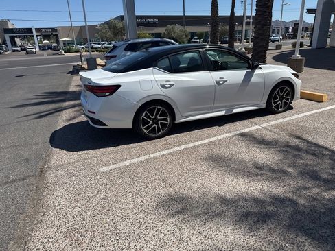 Used 2024 Nissan Sentra SR FWD image 11