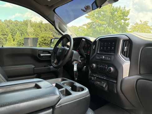 Used 2021 Chevrolet Silverado 1500 Custom Trail Boss AWD/4WD image 6