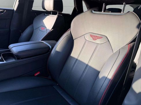 Certified 2024 Bentley Bentayga image 28
