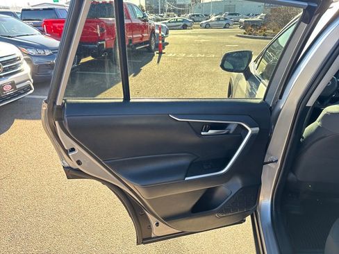 Used 2021 Toyota RAV4 XLE image 35