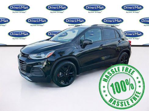 Used 2020 Chevrolet Trax LT w/ Redline Edition FWD image 3