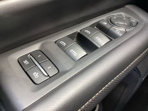 Used 2023 Chevrolet Suburban Premier image 35