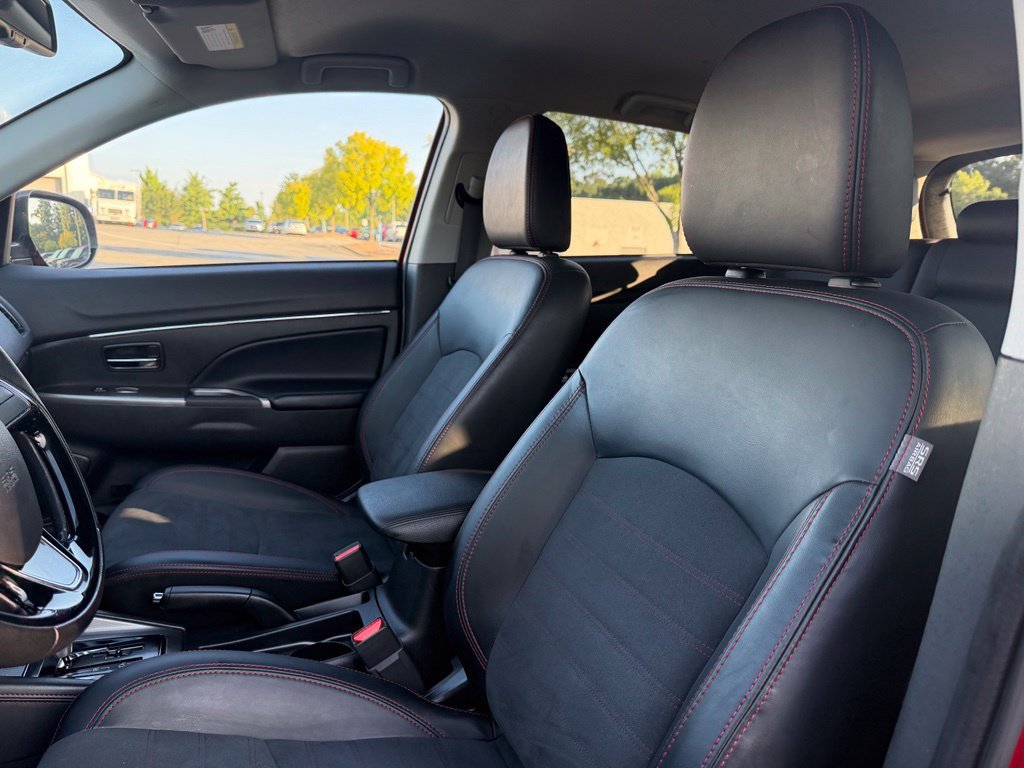 Used 2025 Mitsubishi Outlander Sport SE AWD/4WD image 25