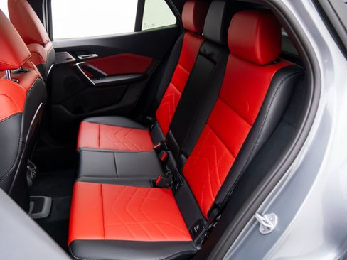 Certified 2025 BMW X2 xDrive28i w/ Premium Package image 19