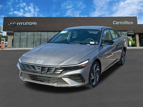 Certified 2025 Hyundai Elantra Sport FWD image 1