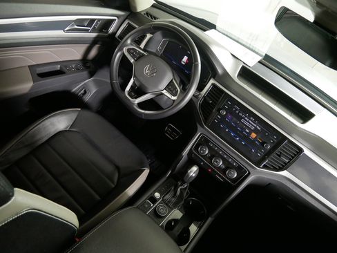 Used 2021 Volkswagen Atlas SEL Premium w/ MDO Package (Bench Seat) AWD/4WD image 9