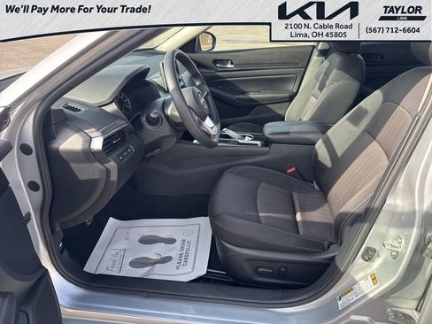 Used 2024 Nissan Altima 2.5 SV image 9