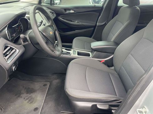 Used 2018 Chevrolet Cruze LS FWD image 5