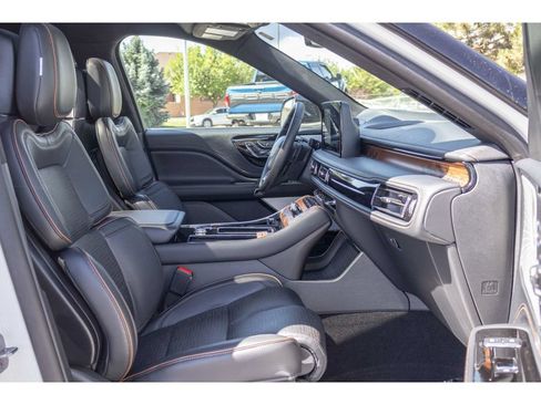 Used 2025 Lincoln Aviator Black Label w/ Jet Appearance Package AWD/4WD image 11