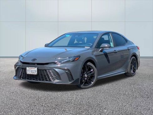 Used 2025 Toyota Camry SE w/ Multimedia Upgrade Package FWD image 1