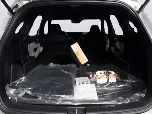 Certified 2023 Kia Sorento SX Prestige image 13