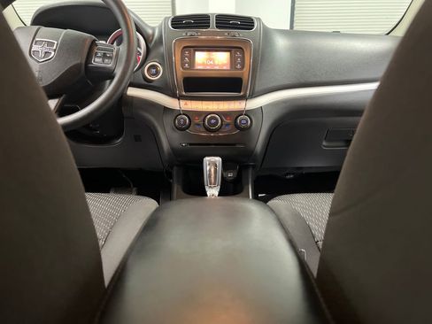 Used 2016 Dodge Journey SE image 36