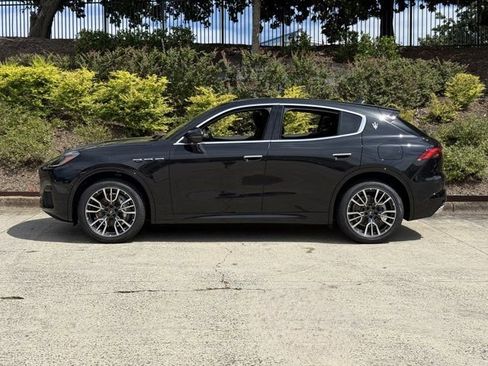 New 2025 Maserati Grecale GT image 6