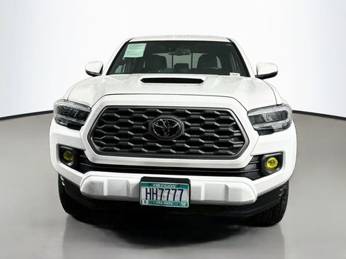 Used 2022 Toyota Tacoma TRD Sport AWD/4WD image 2