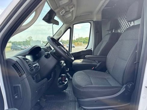 Used 2025 RAM ProMaster 2500 w/ U-Haul Equipment Group FWD image 8