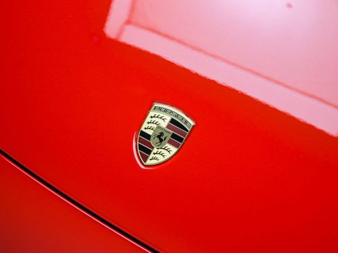 Used 2025 Porsche 911 Carrera RWD image 12