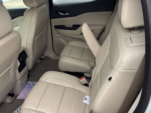 Used 2023 GMC Acadia Denali w/ Denali Ultimate Package image 11