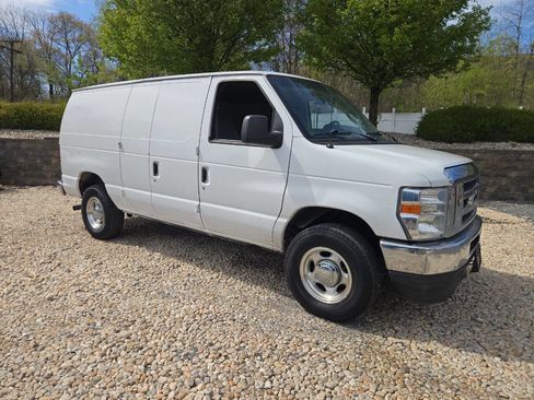 Used 2014 Ford E-350 and Econoline 350 Super Duty w/ Interior Upgrade Package image 9