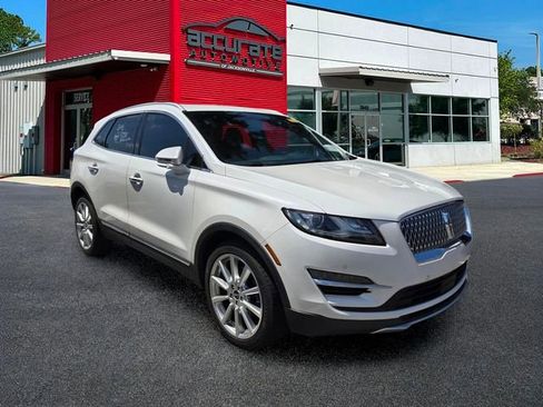 Used 2019 Lincoln MKC Reserve w/ MKC Technology Package FWD image 2