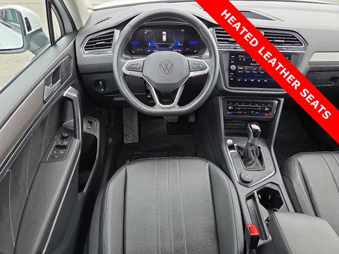 Used 2024 Volkswagen Tiguan SE image 11