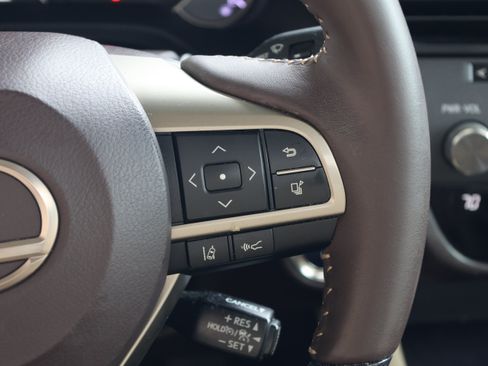 Used 2019 Lexus RX 450h AWD w/ Luxury Package image 21