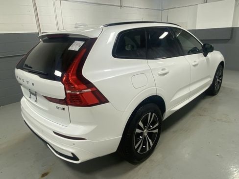 Certified 2025 Volvo XC60 B5 Core image 3