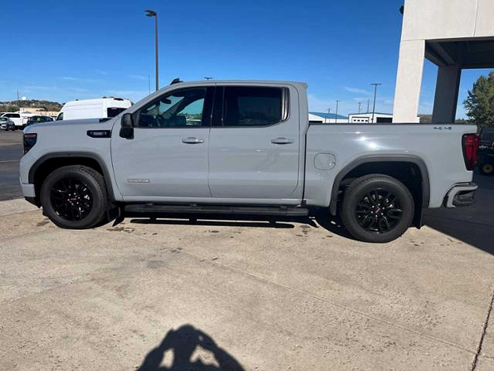 Used 2024 GMC Sierra 1500 Elevation AWD/4WD image 9