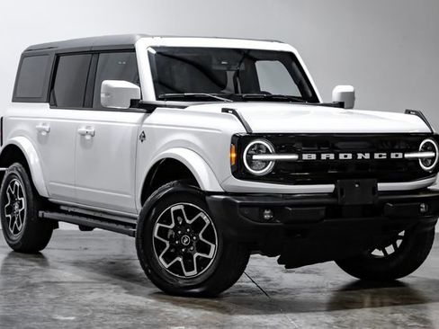 Used 2024 Ford Bronco Outer Banks AWD/4WD image 7
