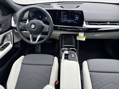 New 2026 BMW X1 xDrive28i w/ Technology Package AWD/4WD image 17