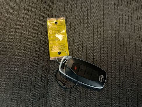 Used 2023 Nissan Rogue SV image 25